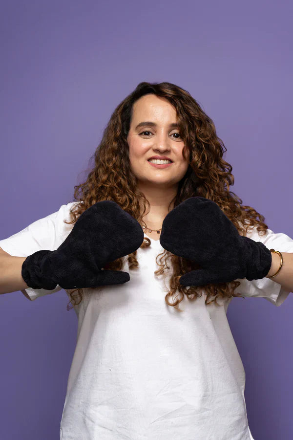 Why the Manetain Scrunching Glove is a Must-Have for Curly Hair